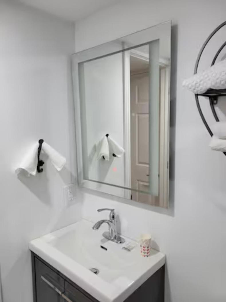 Apartamento Modern Oasis In Richmond Hill, The Place For You! Exterior foto